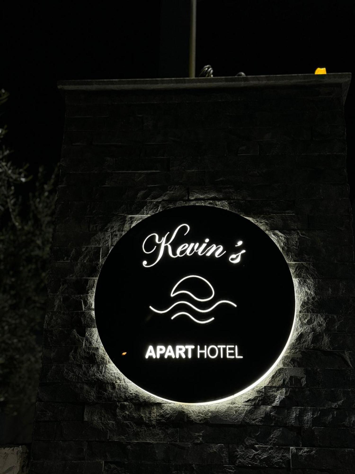 Kevin'S Aparthotel Vlorë Exteriör bild
