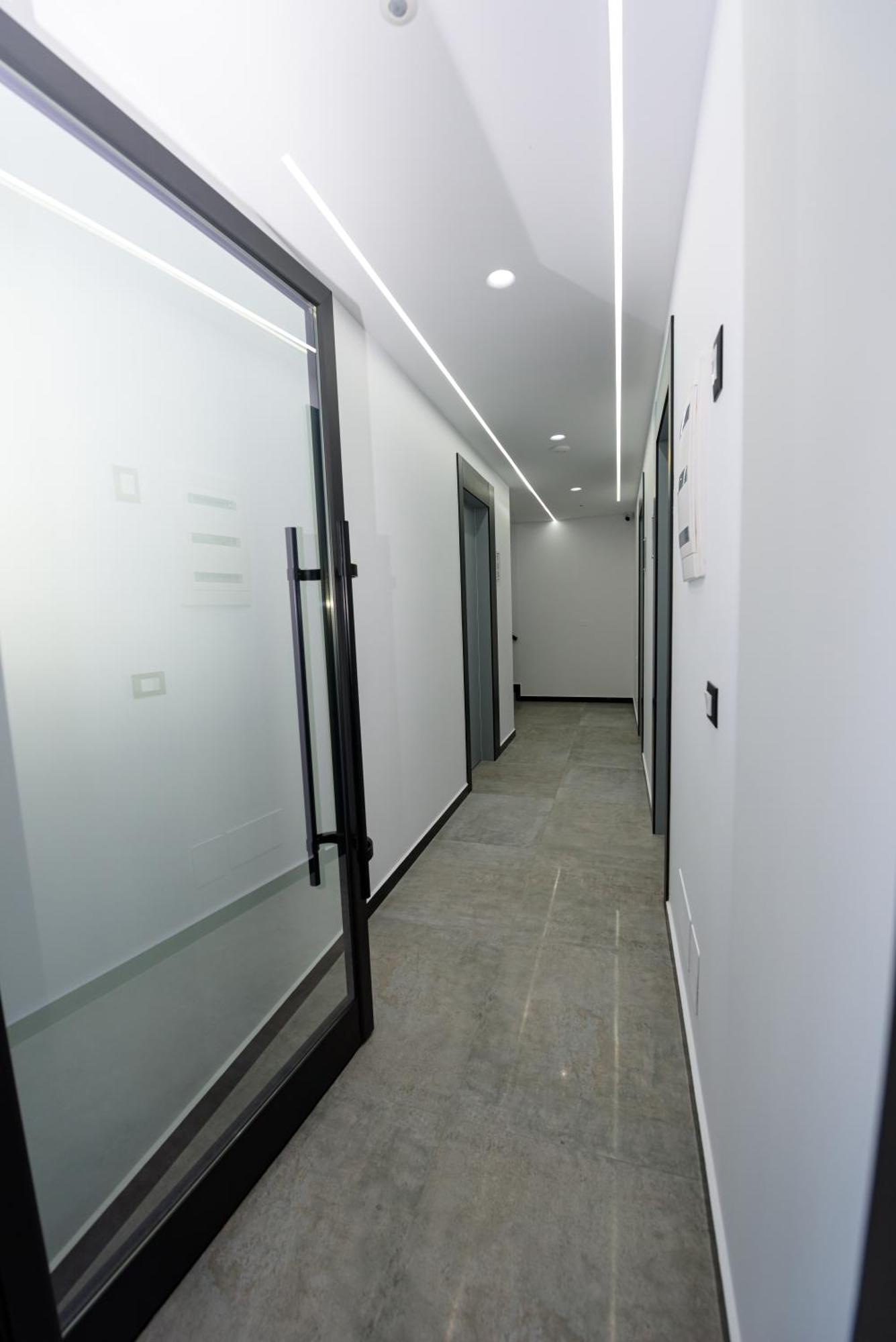 Kevin'S Aparthotel Vlorë Exteriör bild